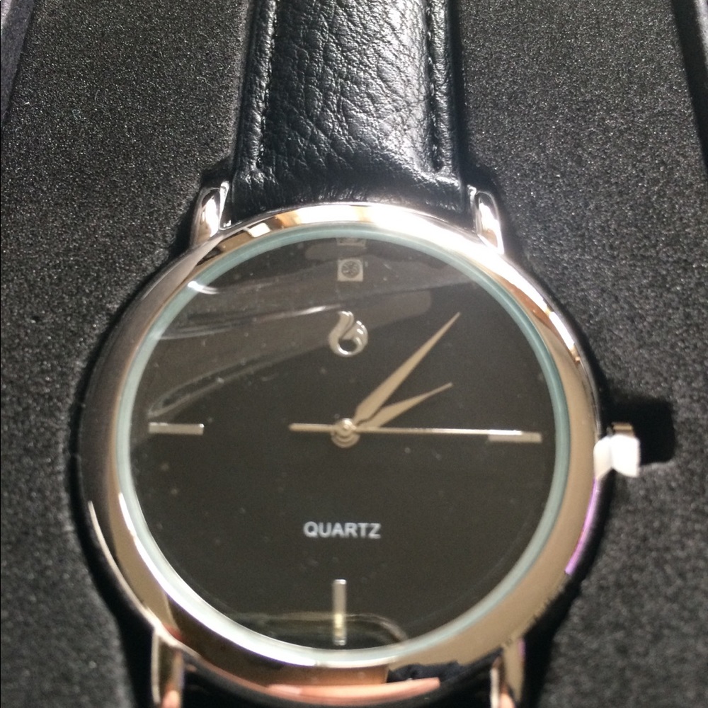 Men’s Watch - Picture 2 of 3